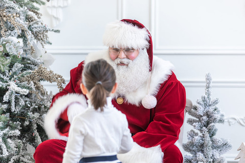 child-meets-santa